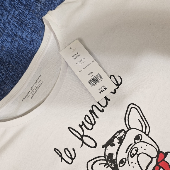 NWT French Connection Le Frenchie Crop Graphic Tee Medium - Picture 4 of 7